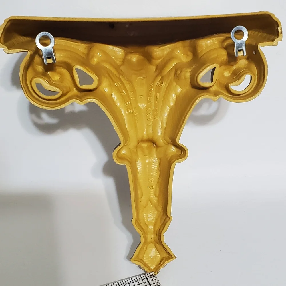 Vintage Syroco Elegant Gold Wall Shelf - Picture 2 of 6